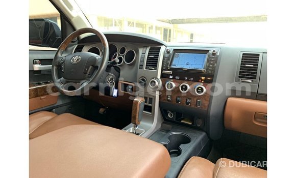 Sayi Imported Toyota Tundra White Mota in Import - Dubai a Agadez Sayi Imported Toyota Tundra White Mota in Import - Dubai a Agadez