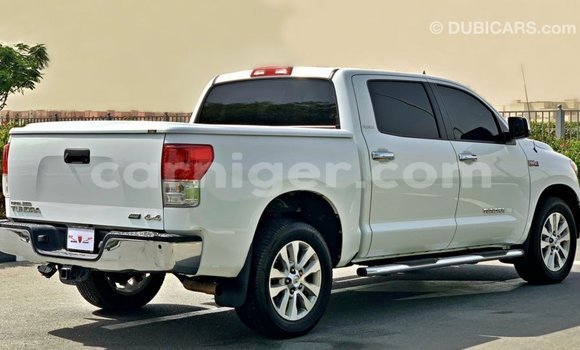 Sayi Imported Toyota Tundra White Mota in Import - Dubai a Agadez Sayi Imported Toyota Tundra White Mota in Import - Dubai a Agadez