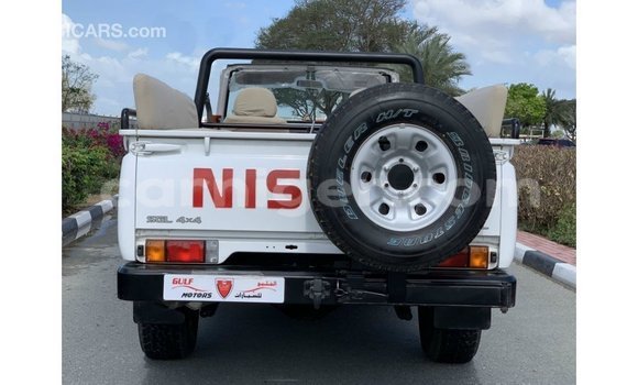 Sayi Imported Nissan Patrol White Mota in Import - Dubai a Agadez Sayi Imported Nissan Patrol White Mota in Import - Dubai a Agadez