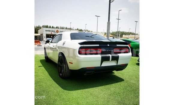 Buy Import Dodge Challenger White Car in Import - Dubai in Agadez Buy Import Dodge Challenger White Car in Import - Dubai in Agadez