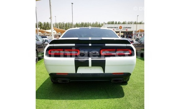 Buy Import Dodge Challenger White Car in Import - Dubai in Agadez Buy Import Dodge Challenger White Car in Import - Dubai in Agadez