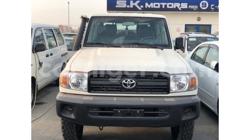 Big with watermark toyota land cruiser agadez import dubai 6978