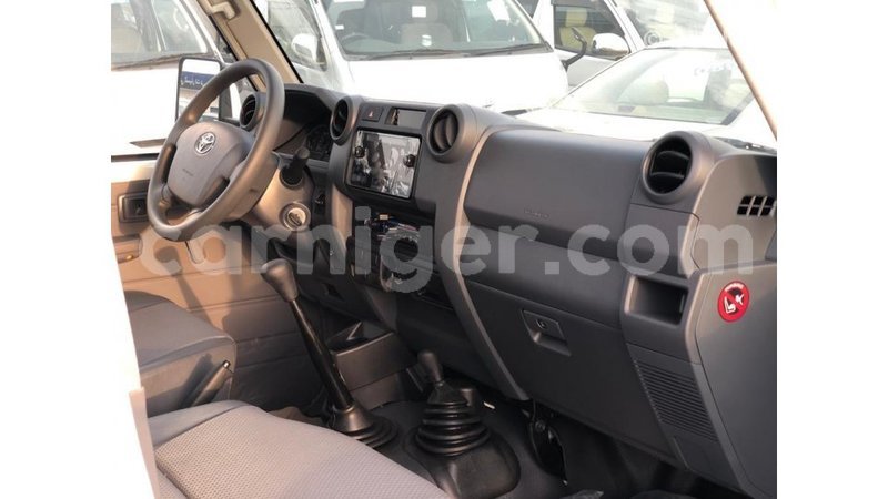 Big with watermark toyota land cruiser agadez import dubai 6978