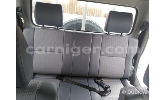 Sayi Imported Toyota Land Cruiser White Babbar mota in Import - Dubai a Agadez Sayi Imported Toyota Land Cruiser White Babbar mota in Import - Dubai a Agadez