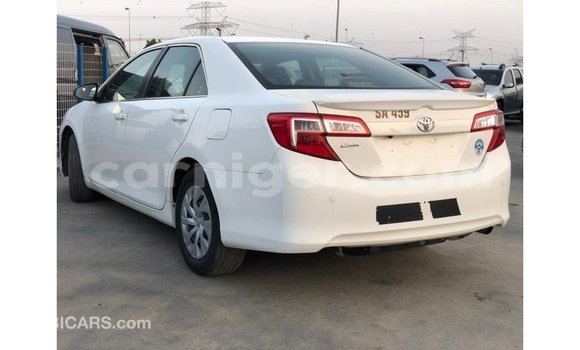 Sayi Imported Toyota Camry White Mota in Import - Dubai a Agadez Sayi Imported Toyota Camry White Mota in Import - Dubai a Agadez