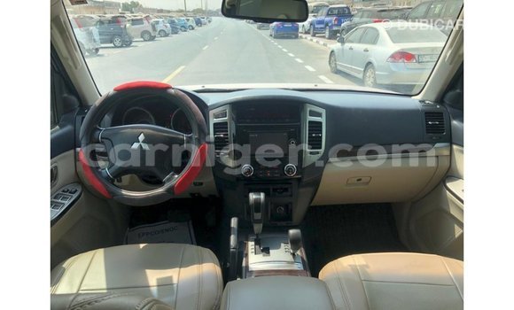 Sayi Imported Mitsubishi Pajero Red Mota in Import - Dubai a Agadez Sayi Imported Mitsubishi Pajero Red Mota in Import - Dubai a Agadez