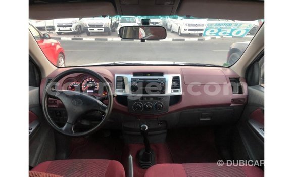 Sayi Imported Toyota Hilux White Mota in Import - Dubai a Agadez Sayi Imported Toyota Hilux White Mota in Import - Dubai a Agadez