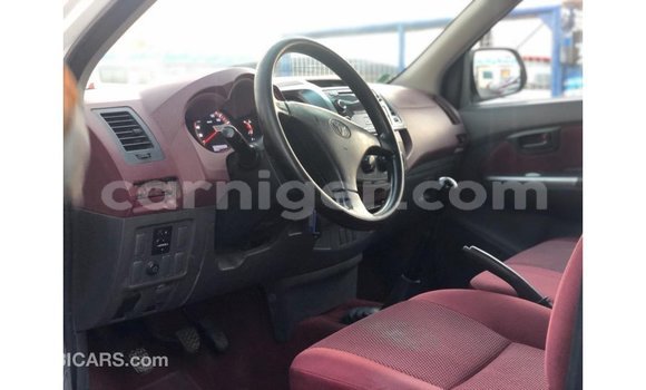 Sayi Imported Toyota Hilux White Mota in Import - Dubai a Agadez Sayi Imported Toyota Hilux White Mota in Import - Dubai a Agadez