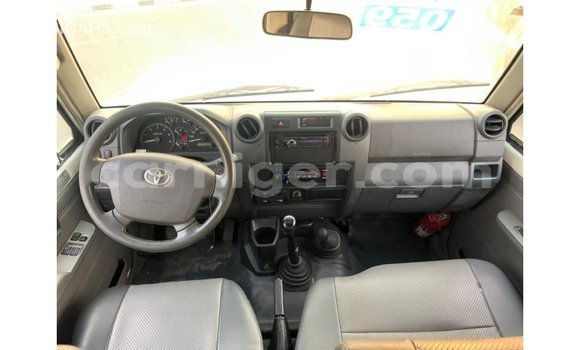 Sayi Imported Toyota Land Cruiser White Babbar mota in Import - Dubai a Agadez Sayi Imported Toyota Land Cruiser White Babbar mota in Import - Dubai a Agadez