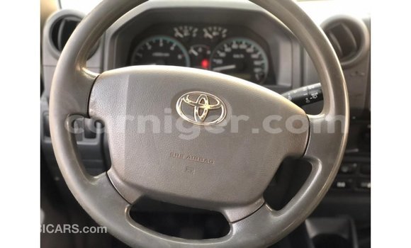 Sayi Imported Toyota Land Cruiser White Babbar mota in Import - Dubai a Agadez Sayi Imported Toyota Land Cruiser White Babbar mota in Import - Dubai a Agadez