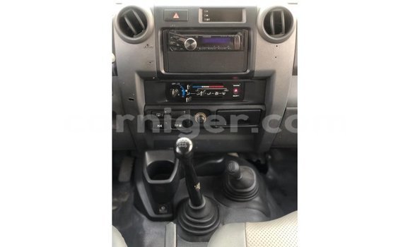 Sayi Imported Toyota Land Cruiser White Babbar mota in Import - Dubai a Agadez Sayi Imported Toyota Land Cruiser White Babbar mota in Import - Dubai a Agadez