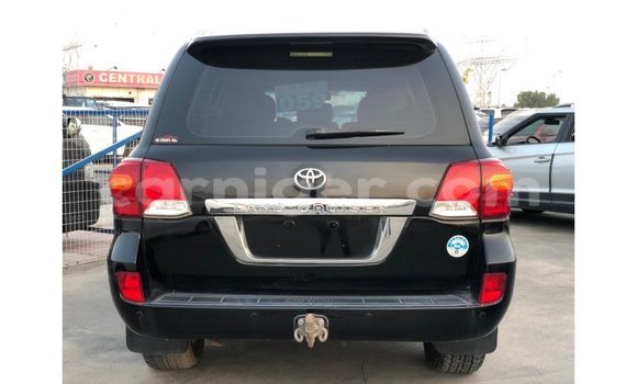 Buy Import Toyota Land Cruiser Black Truck in Import - Dubai in Agadez Buy Import Toyota Land Cruiser Black Truck in Import - Dubai in Agadez
