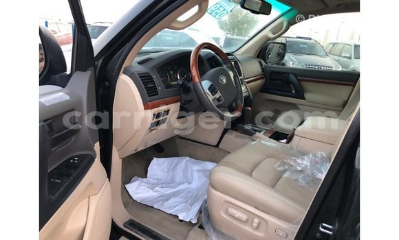 Buy Import Toyota Land Cruiser Black Truck in Import - Dubai in Agadez Buy Import Toyota Land Cruiser Black Truck in Import - Dubai in Agadez