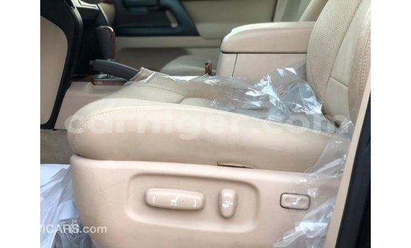 Buy Import Toyota Land Cruiser Black Truck in Import - Dubai in Agadez Buy Import Toyota Land Cruiser Black Truck in Import - Dubai in Agadez