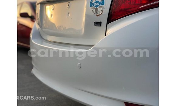 Buy Import Toyota Yaris White Car in Import - Dubai in Agadez Buy Import Toyota Yaris White Car in Import - Dubai in Agadez