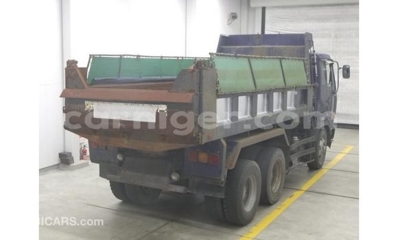 Buy Import Nissan Evalia Blue Truck in Import - Dubai in Agadez Buy Import Nissan Evalia Blue Truck in Import - Dubai in Agadez