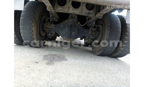 Buy Import Nissan Evalia Blue Truck in Import - Dubai in Agadez Buy Import Nissan Evalia Blue Truck in Import - Dubai in Agadez