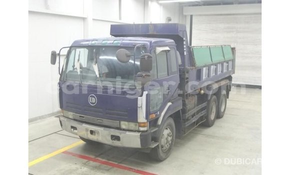 Buy Import Nissan Evalia Blue Truck in Import - Dubai in Agadez Buy Import Nissan Evalia Blue Truck in Import - Dubai in Agadez