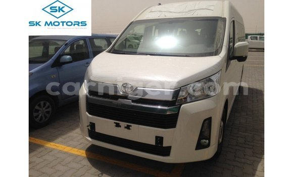 Sayi Imported Toyota Hiace White Mota in Import - Dubai a Agadez Sayi Imported Toyota Hiace White Mota in Import - Dubai a Agadez