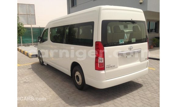 Sayi Imported Toyota Hiace White Mota in Import - Dubai a Agadez Sayi Imported Toyota Hiace White Mota in Import - Dubai a Agadez