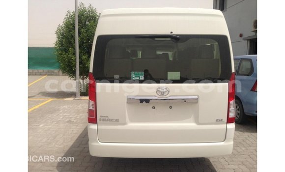 Sayi Imported Toyota Hiace White Mota in Import - Dubai a Agadez Sayi Imported Toyota Hiace White Mota in Import - Dubai a Agadez