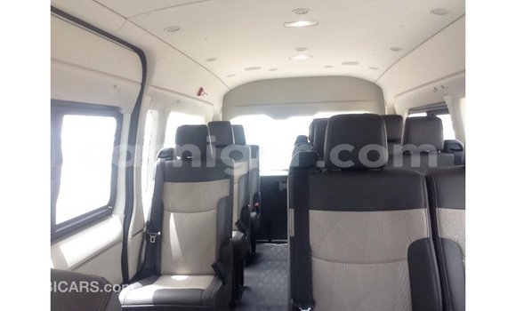 Sayi Imported Toyota Hiace White Mota in Import - Dubai a Agadez Sayi Imported Toyota Hiace White Mota in Import - Dubai a Agadez