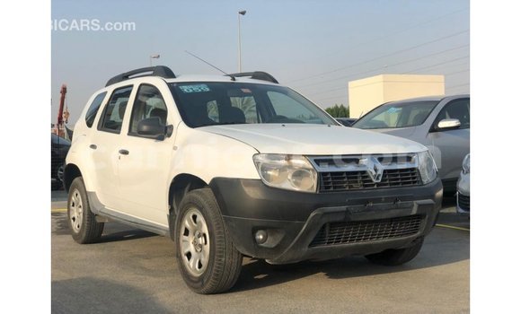 Sayi Imported Renault Duster White Mota in Import - Dubai a Agadez Sayi Imported Renault Duster White Mota in Import - Dubai a Agadez