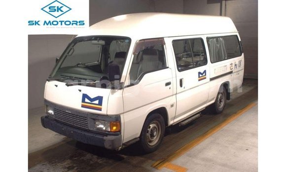Buy Import Nissan Caravan White Car in Import - Dubai in Agadez Buy Import Nissan Caravan White Car in Import - Dubai in Agadez