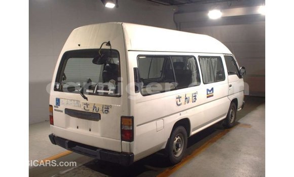Buy Import Nissan Caravan White Car in Import - Dubai in Agadez Buy Import Nissan Caravan White Car in Import - Dubai in Agadez