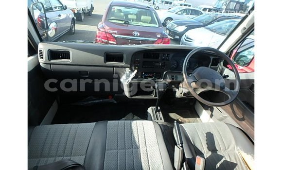 Buy Import Nissan Caravan White Car in Import - Dubai in Agadez Buy Import Nissan Caravan White Car in Import - Dubai in Agadez