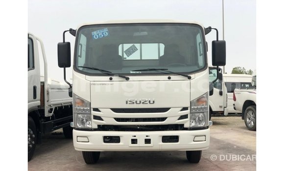 Sayi Imported Isuzu Bighorn White Babbar mota in Import - Dubai a Agadez Sayi Imported Isuzu Bighorn White Babbar mota in Import - Dubai a Agadez