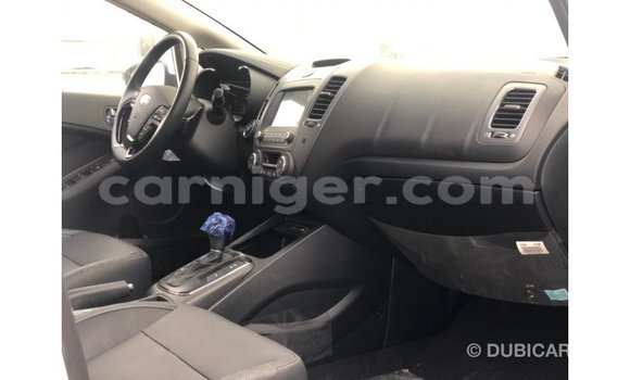 اشتري Imported Kia Cerato White سيارة في Import - Dubai في أغاديز اشتري Imported Kia Cerato White سيارة في Import - Dubai في أغاديز