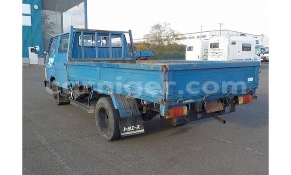 Buy Import Toyota Dyna Blue Truck in Import - Dubai in Agadez Buy Import Toyota Dyna Blue Truck in Import - Dubai in Agadez