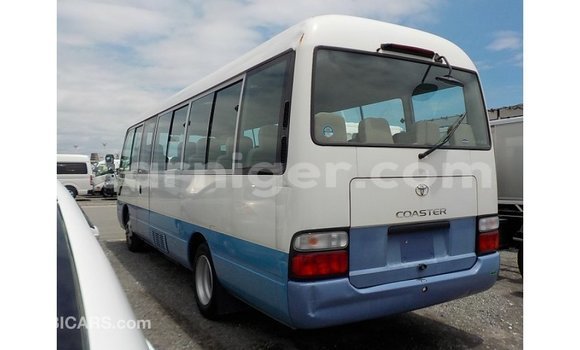اشتري Imported Toyota Coaster White سيارة في Import - Dubai في أغاديز اشتري Imported Toyota Coaster White سيارة في Import - Dubai في أغاديز