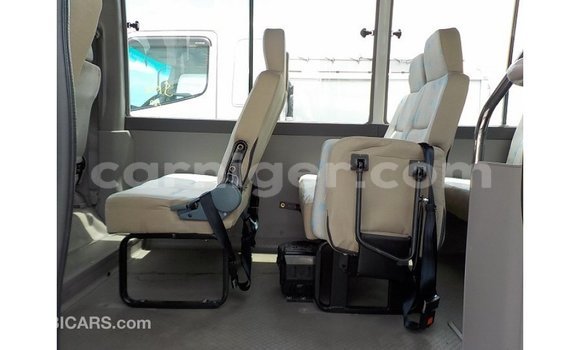 اشتري Imported Toyota Coaster White سيارة في Import - Dubai في أغاديز اشتري Imported Toyota Coaster White سيارة في Import - Dubai في أغاديز