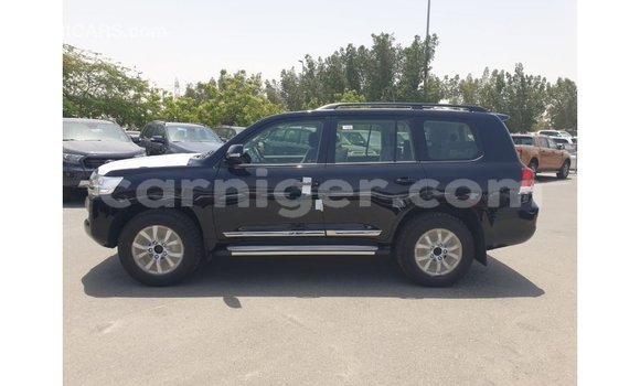 Buy Import Toyota Land Cruiser Black Truck in Import - Dubai in Agadez Buy Import Toyota Land Cruiser Black Truck in Import - Dubai in Agadez