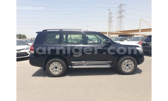 Buy Import Toyota Land Cruiser Black Truck in Import - Dubai in Agadez Buy Import Toyota Land Cruiser Black Truck in Import - Dubai in Agadez