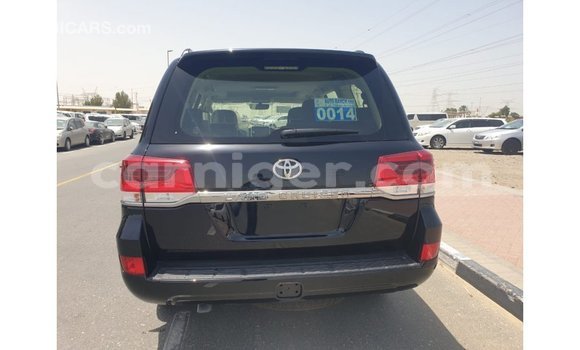 Buy Import Toyota Land Cruiser Black Truck in Import - Dubai in Agadez Buy Import Toyota Land Cruiser Black Truck in Import - Dubai in Agadez