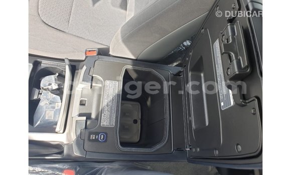 Buy Import Toyota Land Cruiser Black Truck in Import - Dubai in Agadez Buy Import Toyota Land Cruiser Black Truck in Import - Dubai in Agadez