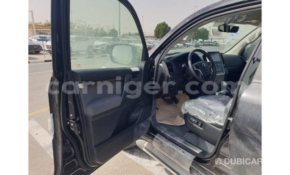 Buy Import Toyota Land Cruiser Black Truck in Import - Dubai in Agadez Buy Import Toyota Land Cruiser Black Truck in Import - Dubai in Agadez