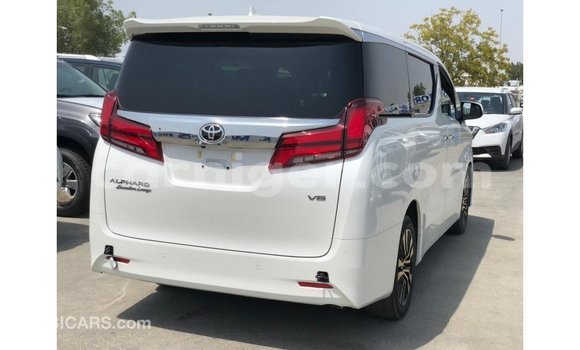 اشتري Imported Toyota Alphard White سيارة في Import - Dubai في أغاديز اشتري Imported Toyota Alphard White سيارة في Import - Dubai في أغاديز