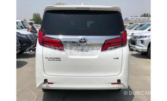 اشتري Imported Toyota Alphard White سيارة في Import - Dubai في أغاديز اشتري Imported Toyota Alphard White سيارة في Import - Dubai في أغاديز