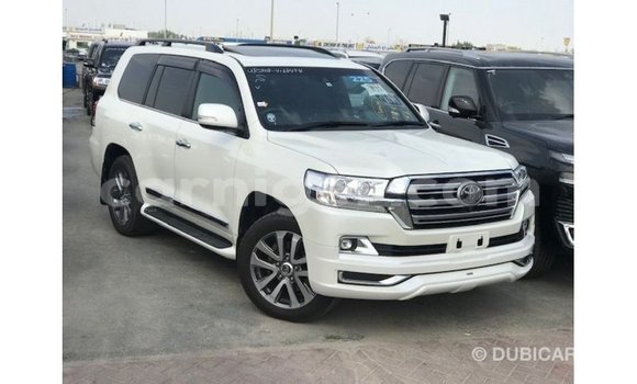 Sayi Imported Toyota Land Cruiser White Babbar mota in Import - Dubai a Agadez Sayi Imported Toyota Land Cruiser White Babbar mota in Import - Dubai a Agadez