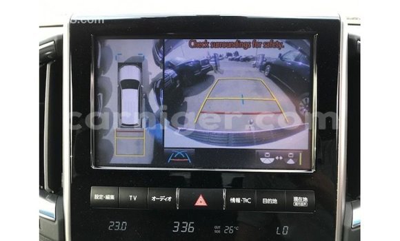 Sayi Imported Toyota Land Cruiser White Babbar mota in Import - Dubai a Agadez Sayi Imported Toyota Land Cruiser White Babbar mota in Import - Dubai a Agadez