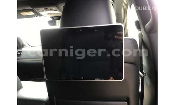 Sayi Imported Toyota Land Cruiser White Babbar mota in Import - Dubai a Agadez Sayi Imported Toyota Land Cruiser White Babbar mota in Import - Dubai a Agadez