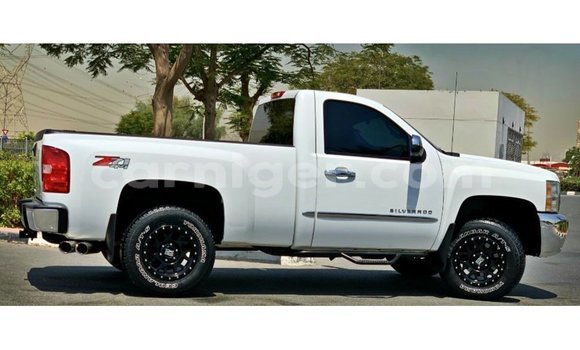 Sayi Imported Chevrolet Silverado White Mota in Import - Dubai a Agadez Sayi Imported Chevrolet Silverado White Mota in Import - Dubai a Agadez