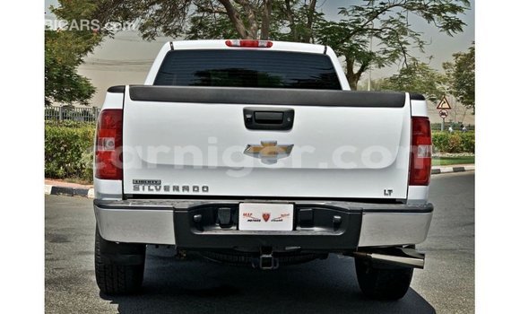 Sayi Imported Chevrolet Silverado White Mota in Import - Dubai a Agadez Sayi Imported Chevrolet Silverado White Mota in Import - Dubai a Agadez