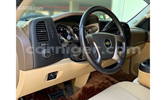 Sayi Imported Chevrolet Silverado White Mota in Import - Dubai a Agadez Sayi Imported Chevrolet Silverado White Mota in Import - Dubai a Agadez