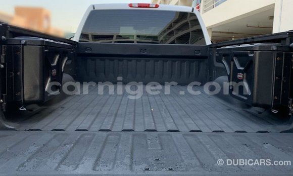 Sayi Imported Chevrolet Silverado White Mota in Import - Dubai a Agadez Sayi Imported Chevrolet Silverado White Mota in Import - Dubai a Agadez