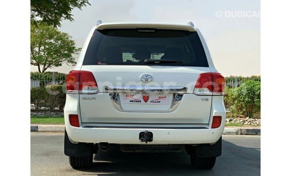 Sayi Imported Toyota Land Cruiser White Babbar mota in Import - Dubai a Agadez Sayi Imported Toyota Land Cruiser White Babbar mota in Import - Dubai a Agadez